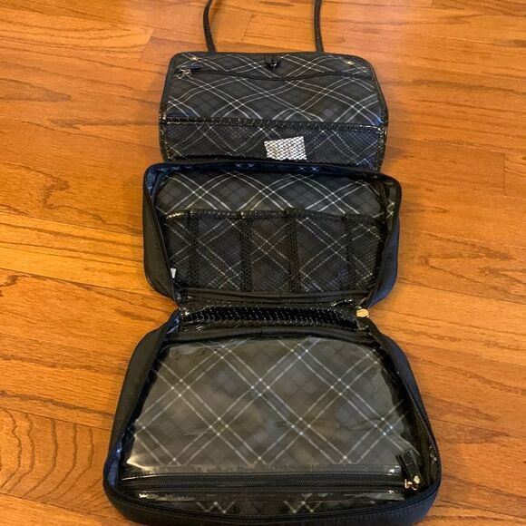 OPI Travel storage bag for hygiene and or jewelry items - Picture 1 of 9